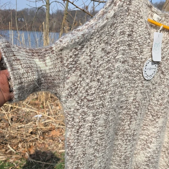 Umgee Cream and Beige Speckled Knit Fringe Tunic - Picture 3 of 6
